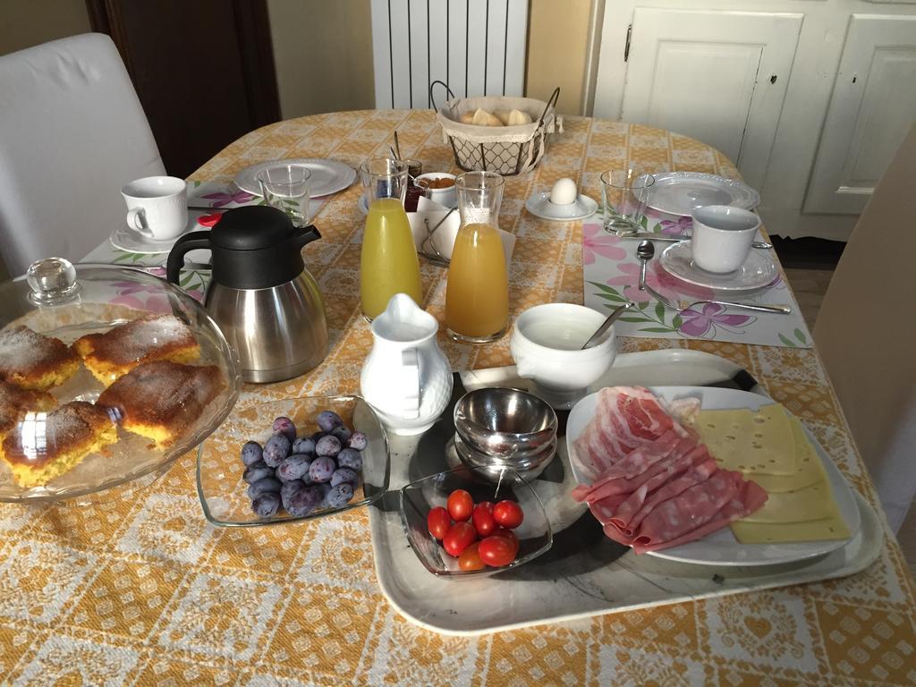Domus Aurea Bed and Breakfast Saluzzo Esterno foto